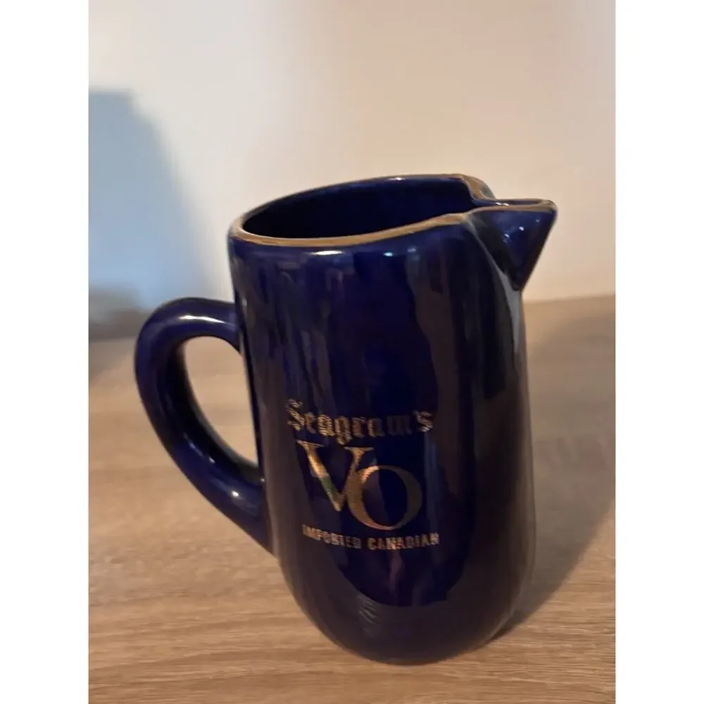 Vintage 6” Ceramic SEAGRAMS VO Water Bar Pub Pitcher. Blue w Gold Trim.